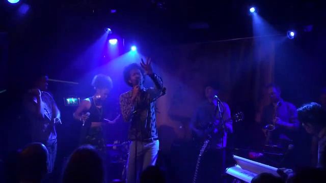 Jeangu Macrooy - Step Into The Water - Live at Bitterzoet смотреть онлайн