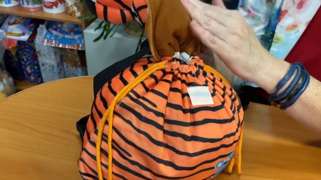 Рюкзак Джокер - сладкий новогодний подарок в мягкой упаковке-игрушке смотреть онлайн