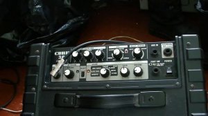 Обзор комбоусилителя Roland Cube 30 на электрогитаре Jolana Diamand 1 Black. Встроенный процессор