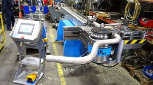 Гибка трубы нержавейки 56х3мм на полуавтоматическом дорновом трубогибе ЧПУ PROFI производства БМК