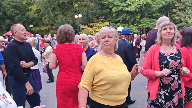 17.09.23г..."МОРЕ ЛЮБВИ"... звучит на танцполе в Гомельском парке... смотреть онлайн