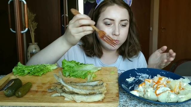 Корюшка ,картошка,огурчики | Fried Smelt Potatoes Pickled cucumbers | Eeating show | 먹방 смотреть онлайн