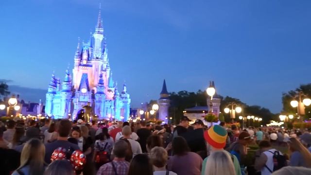Happily Ever After At Disney's Magic Kingdom Returns! | The Best Fireworks Show Is Back + Fun Facts смотреть онлайн