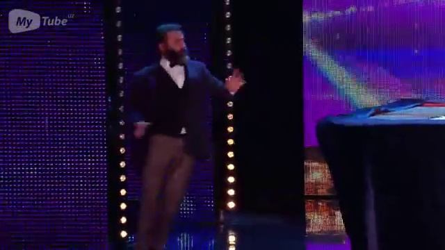 Этот Прикольный Бородач ВЗОРВАЛ ЗАЛ Своим Выступлением ШОУ ТАЛАНТОВ 2015 смотреть онлайн