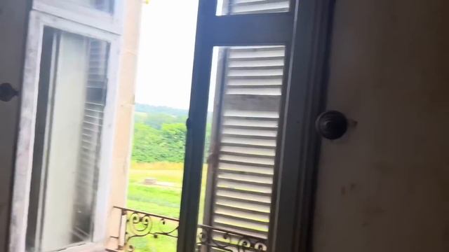 One step at a time at the Chateau... смотреть онлайн