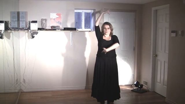 Practicing flamenco hand and wrist movements ((flamenco dance lessons) смотреть онлайн