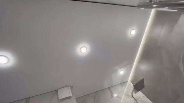 Натяжной потолок в ванной комнате смотреть онлайн