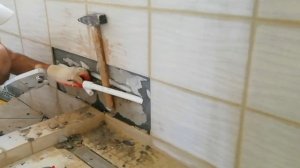 Как починить полипропиленовую трубу, пробитую в стене !!!