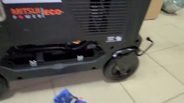 Обзор генератора MITSUI POWER ECO ZM 8000 IM первый запуск. смотреть онлайн