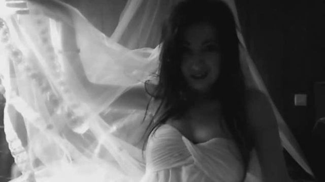 VOLE  (de Céline Dion) Interprétée par MAGDALENAT (répétition salon )