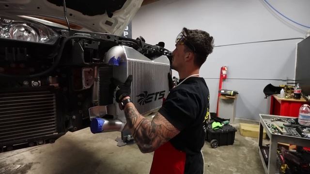 BUILDING AN R35 GTR IN 20 MINUTES | INCREDIBLE CAR BUILD TRANSFORMATION! смотреть онлайн