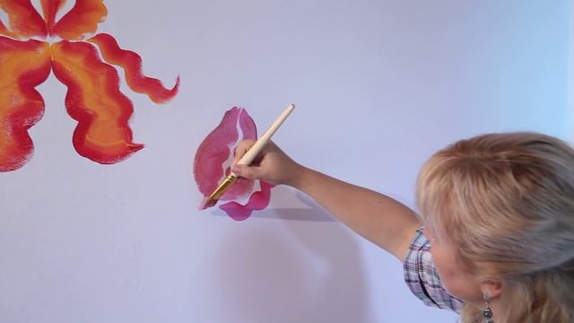 «Ручная работа». Декорирование обоев (09.07.2014) смотреть онлайн