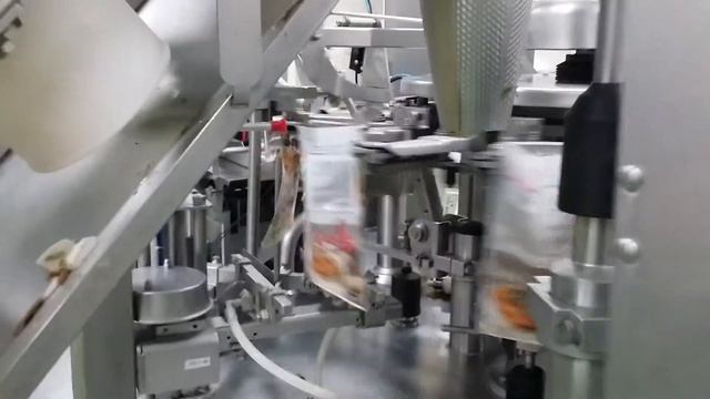 Ротационная упаковочная машина ROTARY PACKING MACHINE BEEF SOUP смотреть онлайн