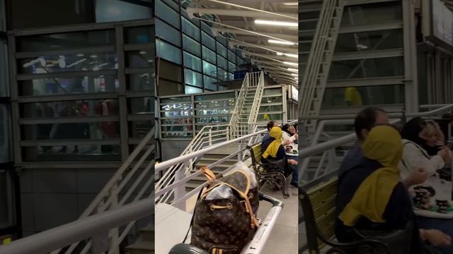 IMAM KHOMEINI INTERNATIONAL AIRPORT | IRAN TRAVEL VLOG смотреть онлайн