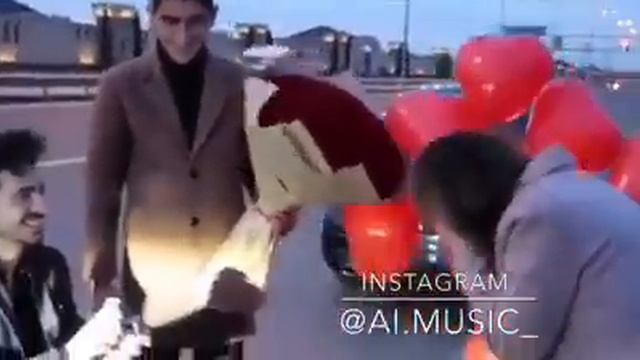 Вот так нужно подарить своей девушкой) смотреть онлайн