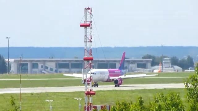 Airbus A320-232 WizzAir - Посадка Аэропорт Харьков смотреть онлайн
