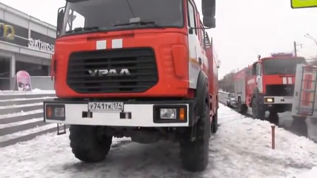 Возгорание в здании водно-спортивного комплекса «Ариант» смотреть онлайн