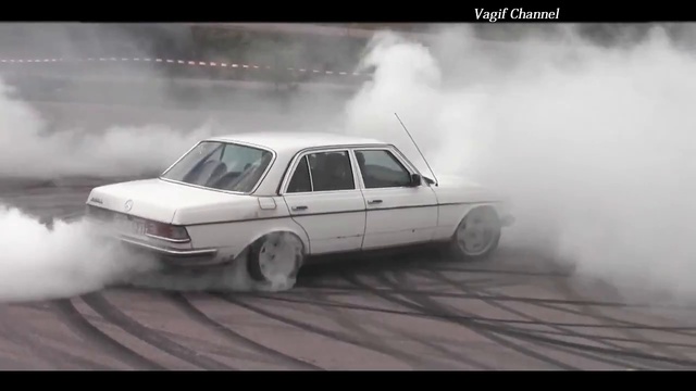 Mercedes Benz Turbo Diesel W123 Crazy Smoke Vagif Channel смотреть онлайн