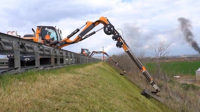 #Покос #травы на  #откосах и #обочинах #дорог