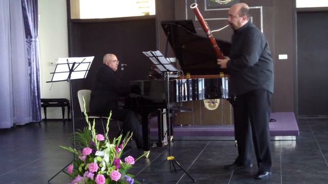 Jaques Ibert - Arabesque for bassoon and piano смотреть онлайн