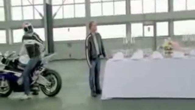 Сдернул скатерть смотреть онлайн