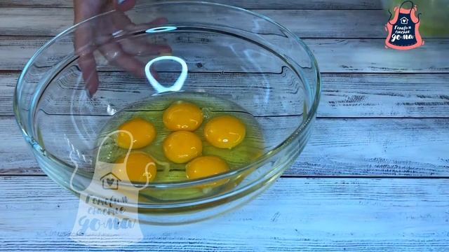 Вкуснее, чем в любой кондитерской! Нежнейший десерт из простых продуктов смотреть онлайн