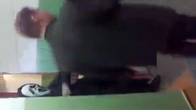 Знатно получил леща от учителя смотреть онлайн