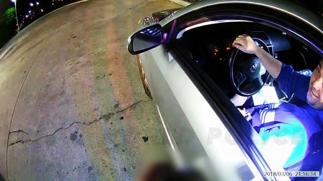 Orlando Attorney Refuses Police Request to Search Car смотреть онлайн