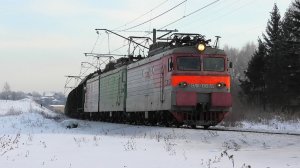 ВЛ11-087/345 Б с грузовым поездом и приветливой бригадой