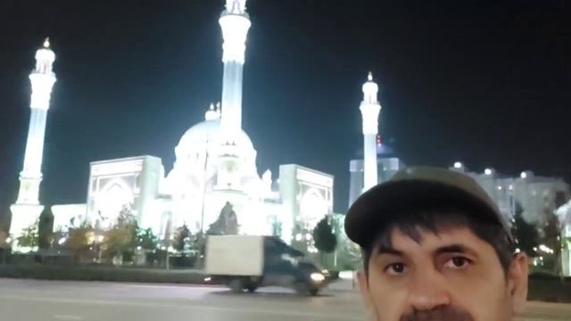 Самая красивая мечети которую я когда-либо видел. Тадж-Махал отдыхает, хотя я его не видел. смотреть онлайн