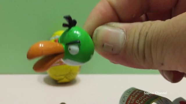 Angry Birds Chocolate Surprise Eggs unboxing with Toys inside!!! смотреть онлайн