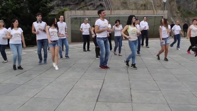 BACHATA FLASHMOB TBILISI by SALSA SUNRISE TBILISI смотреть онлайн