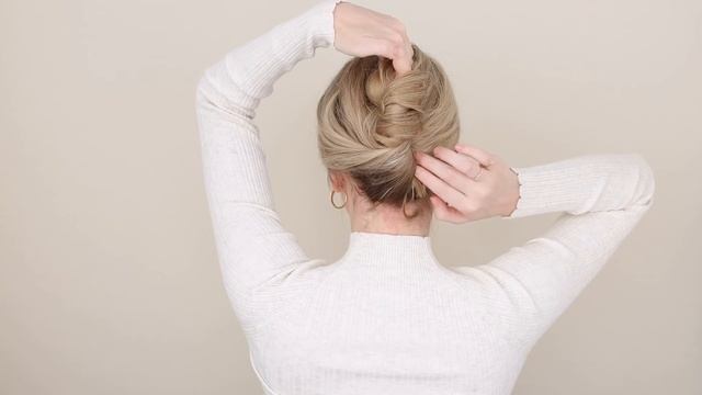 60 Second French Twist Updo Hair Tutorial смотреть онлайн