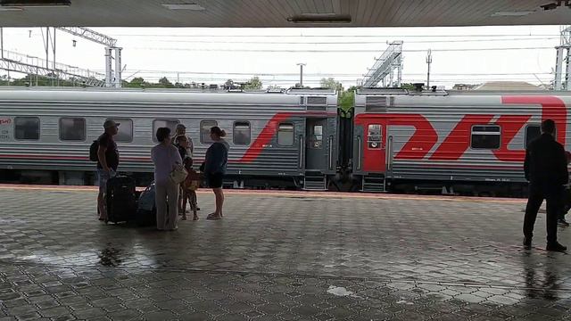 Анапа. Вокзал. Жду прибытия поезда Иркутск-Анапа смотреть онлайн