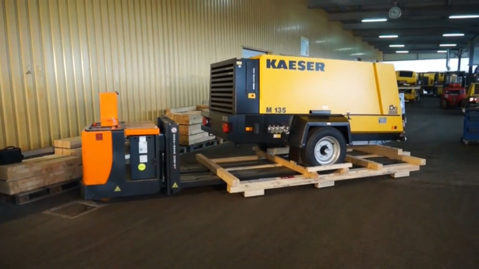  Автоматическая самоходная электротележка для транспортировки тяжелых грузов смотреть онлайн