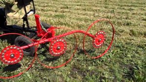 Как использовать пальцевую  ворошилку для мотоблока.