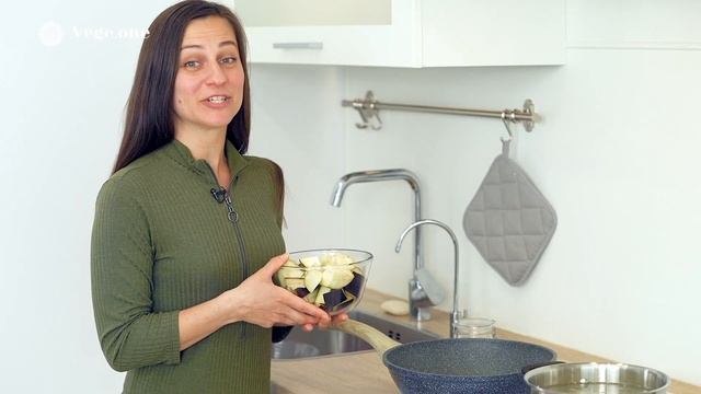 Чечевичный суп с баклажанами | Простой рецепт