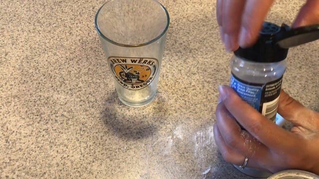 EASY DIY ORCHID FOOD. NATURAL FERTILIZER FROM GROUND EGGSHELLS. MAKE YOUR OWN CALCIUM SUPPLEMENT. смотреть онлайн