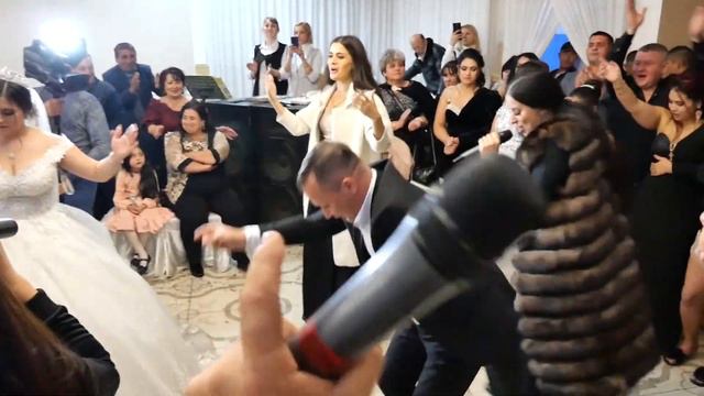 Осенняя роса -Танець з нареченою смотреть онлайн