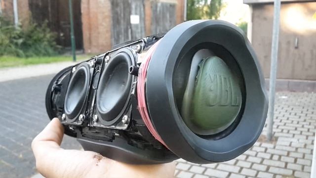 JBL Charge 3 Bass Test смотреть онлайн