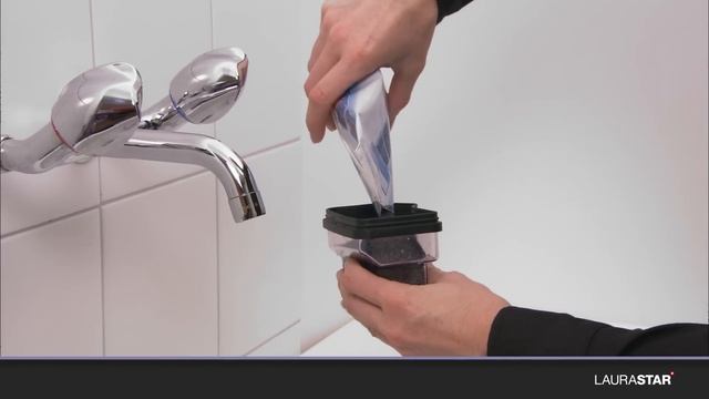 Laurastar - So wechseln Sie das Kalkschutzgranulat im Wasserfilter richtig aus смотреть онлайн