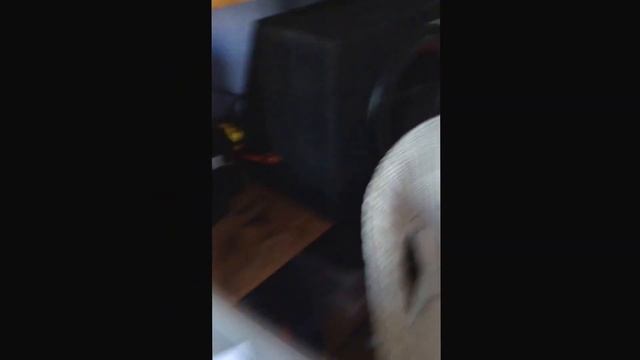 Соседям привет басс играет))) смотреть онлайн