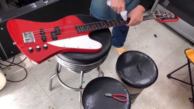 Edwards Thunderbird || Wonju Guitar Repair || Bass Collection смотреть онлайн