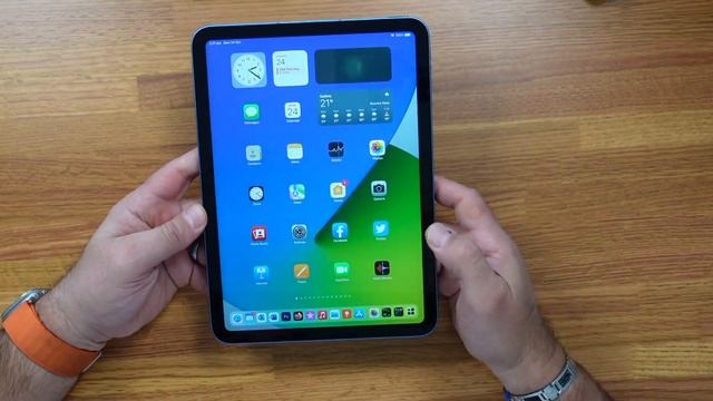 Hands on with the new iPad 10th Generation смотреть онлайн