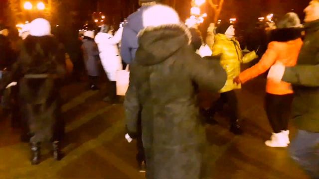 Разбуди меня на заре!!! ??Танцы в парке Горького!!! ??Харьков 2022 смотреть онлайн