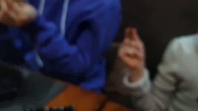 Юля учит, как кушать палочками смотреть онлайн