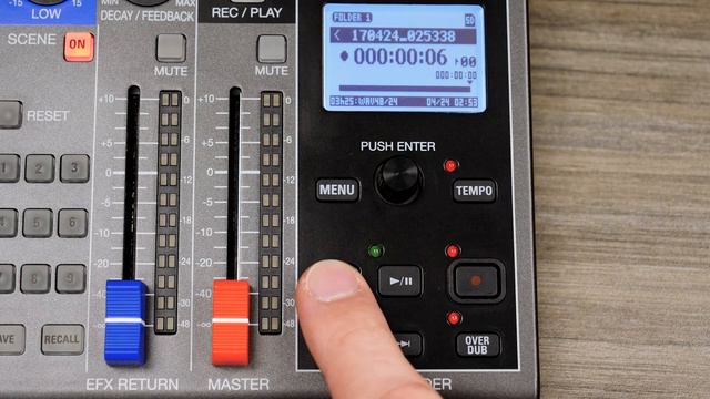 Zoom LiveTrak L-12: Overdubbing