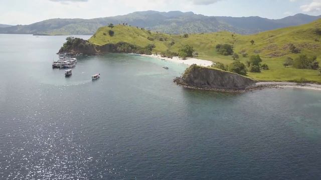 Pink Beach, Komodo Island, Indonesia смотреть онлайн