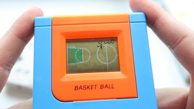 Retro LCD Handheld Extravaganza! - "Game Boy" LCD Rip-Offs! смотреть онлайн