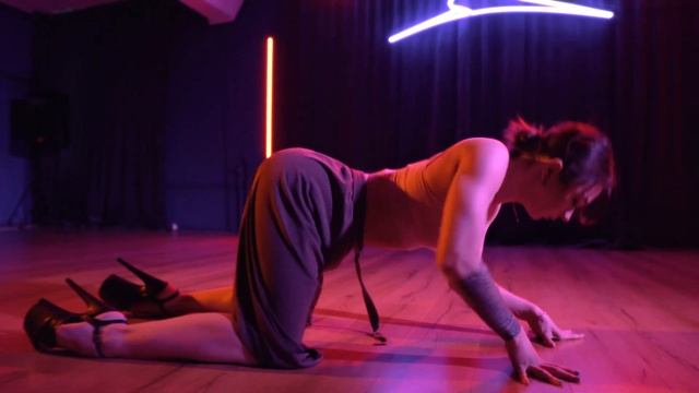 Oksana Rovba | Strip Plastic смотреть онлайн